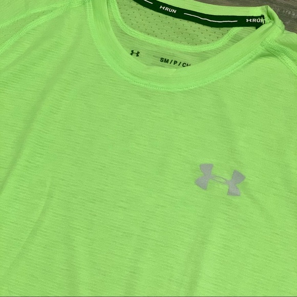 UA Men's Streaker 2.0 Running Short Sleeve Shirt - Picture 2 of 3